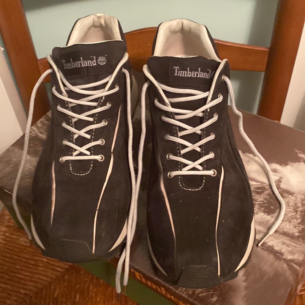 EUC Timberland Black leather tennis shoe 8